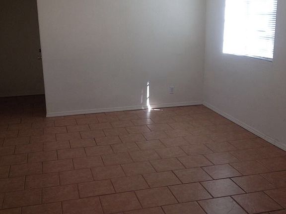 4th image of 405 Girard Blvd SE #B