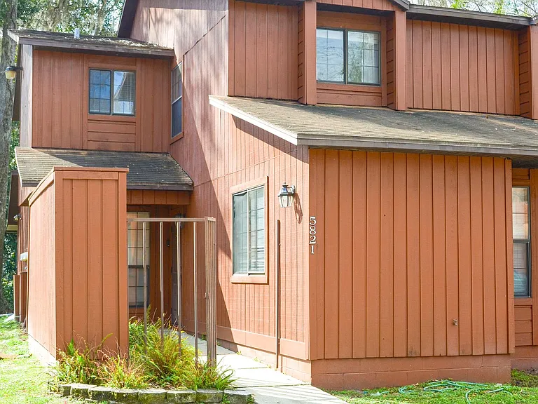 5821 SW 8th Pl — Photo 31