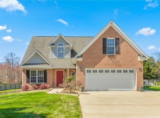 6001 Hickory Creek Rd, Winston Salem, NC 27107
