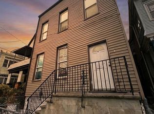 105 Wegman Pkwy #2, Jersey City, NJ 07305