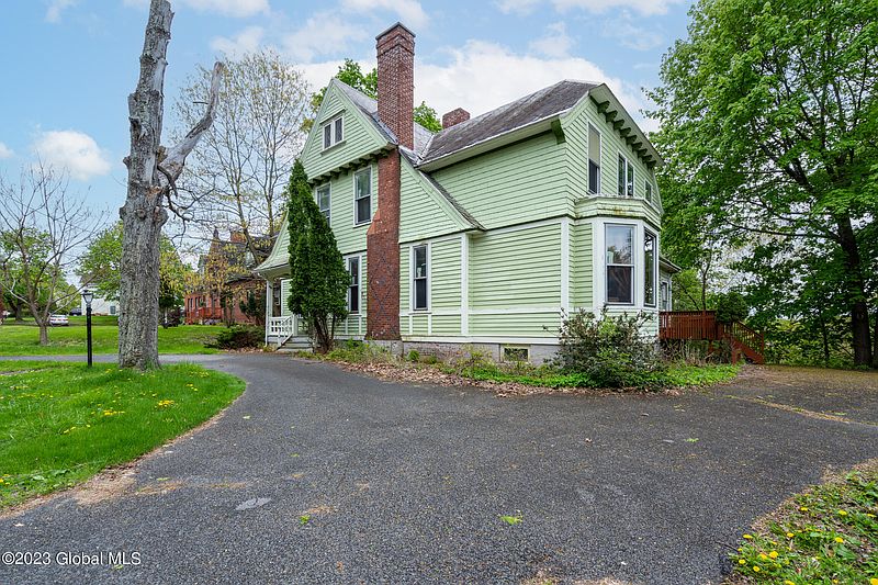 3rd image of 232 Spring Avenue