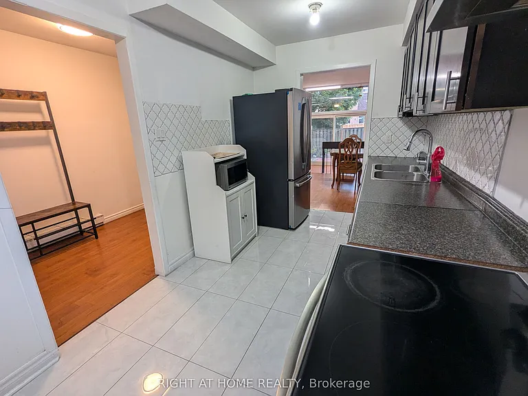 20 Hainford St #2 — Photo 4