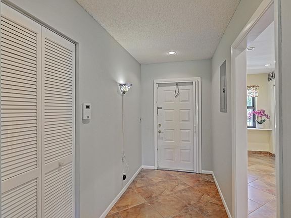 3rd image of 2910 SW 22nd Cir #212D