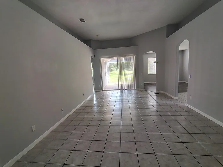 2605 Southpointe Ct — Photo 5