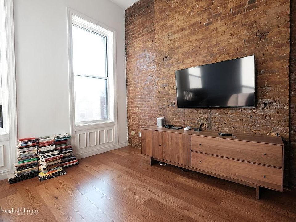 1st image of 51 Saint Marks Pl APT 9