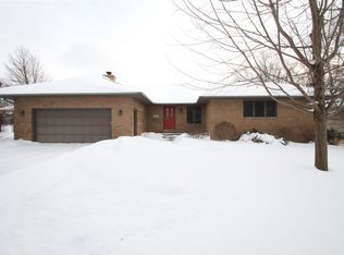 704 Barnett Dr, Cedar Falls, IA 50613