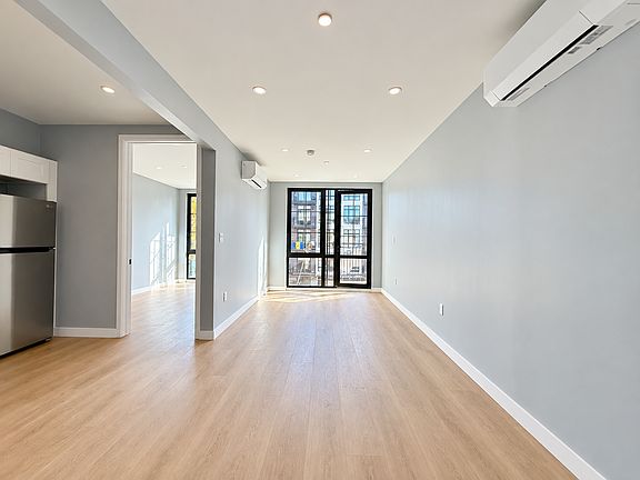 2nd image of 3509 Farragut Rd #2B