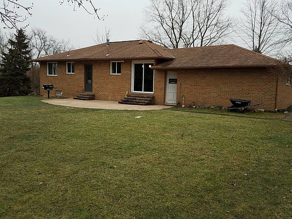 2nd image of 2811 Robert Pkwy