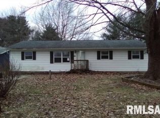 1212 W Sherman St, Taylorville, IL 62568