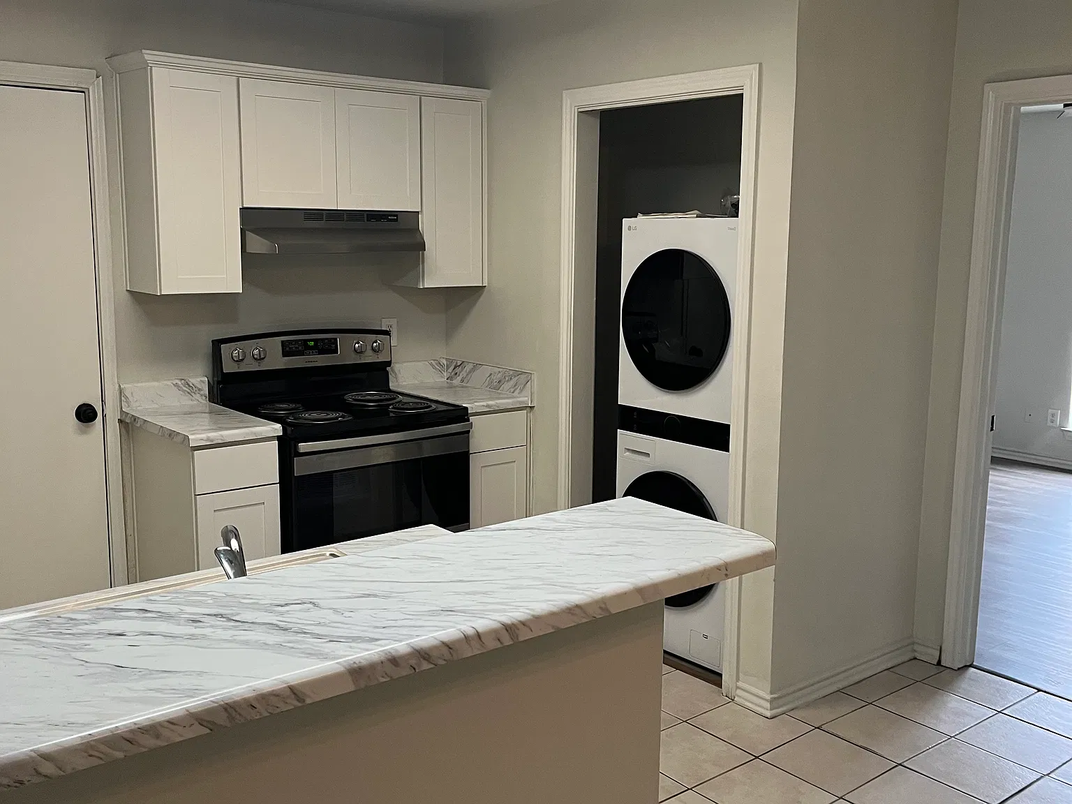 3 bed, 1300 sqft, $2,000 — Photo 1