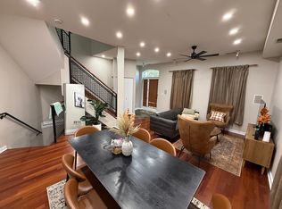 536 N Armour St #1, Chicago, IL 60642