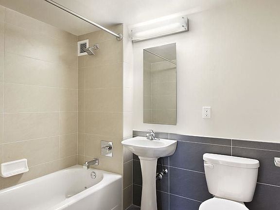 4th image of 324 Pleasant Ave APT 4B