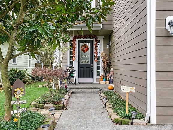 2nd image of 8806 177th St E