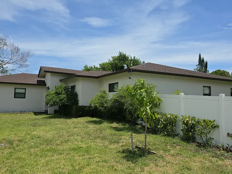 675 Coral Way — Photo 4