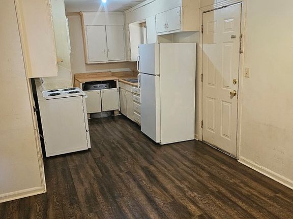 2nd image of 406 Idlewild Rd
