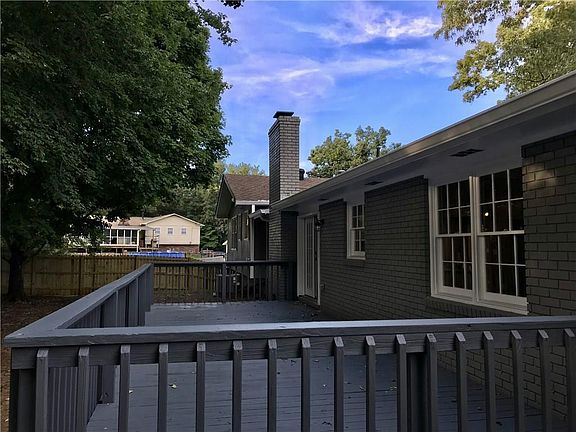 5th image of 302 Princess Ave