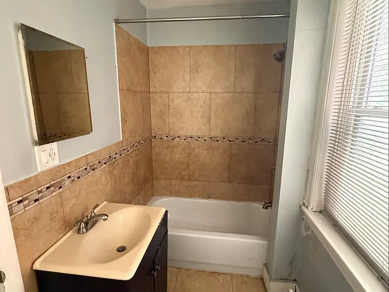 4932 Chestnut St #1 — Photo 12
