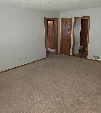 2nd image of 412 S Village Ct