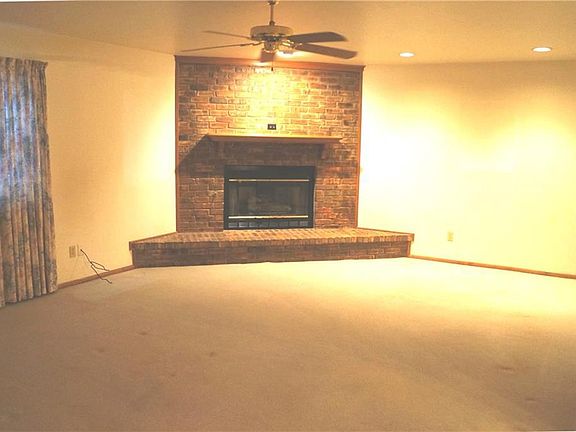 4th image of 4729 Crest Pl