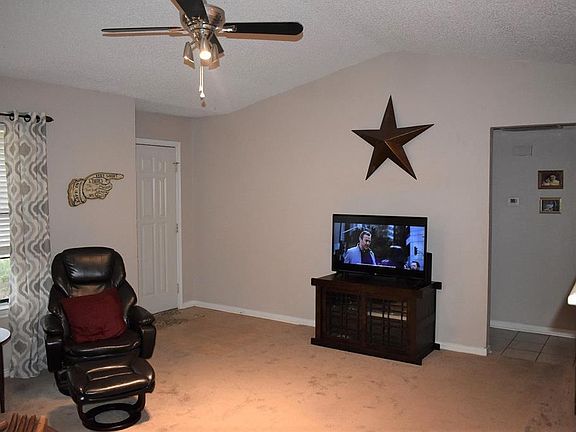 2nd image of 761 Southwood Dr