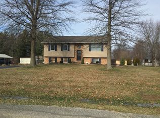 62 Stonebrook Dr, Highland, IL