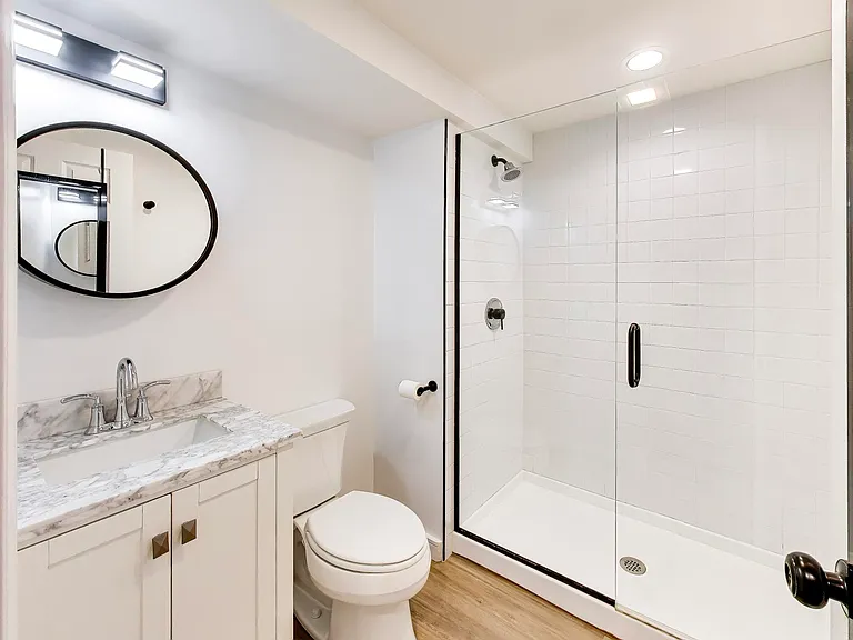 824 N Maplewood Ave #G — Photo 16