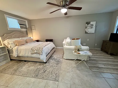 1610 McDuff Ave S #2 Photo 1