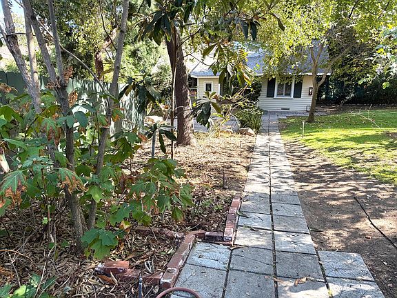 2nd image of 2420 Mission St