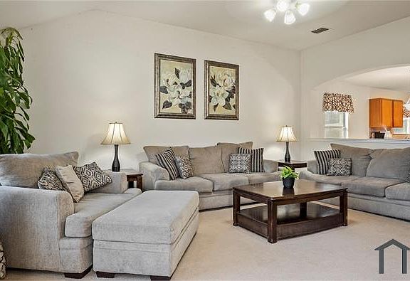 3rd image of 9400 Goldenview Dr