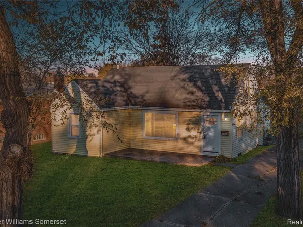 24746 Cunningham Ave, Warren, MI 48091