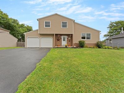 8151 Scotia Ln, Liverpool, NY, 13090