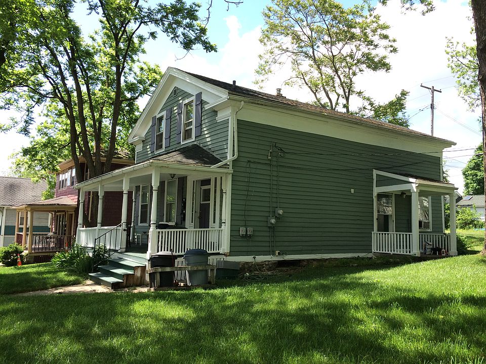 2nd image of 211 Maple St