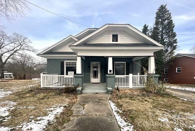 1st image of 216 N Rowan Ave