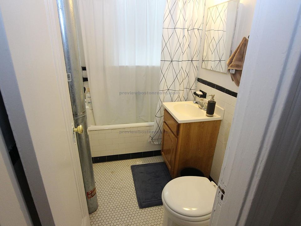 2nd image of 1687 Commonwealth Ave #T26