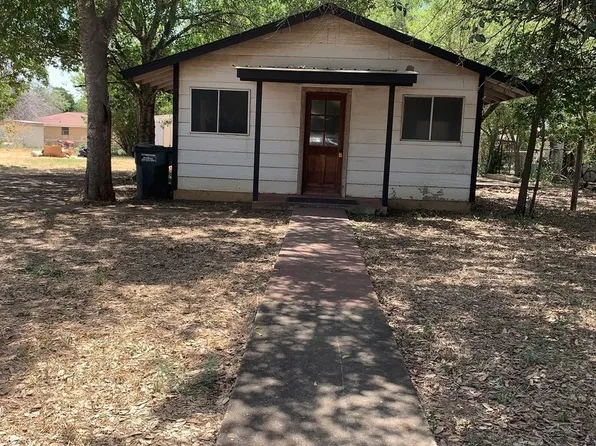 248 S Woodlawn St, Pearsall, TX 78061