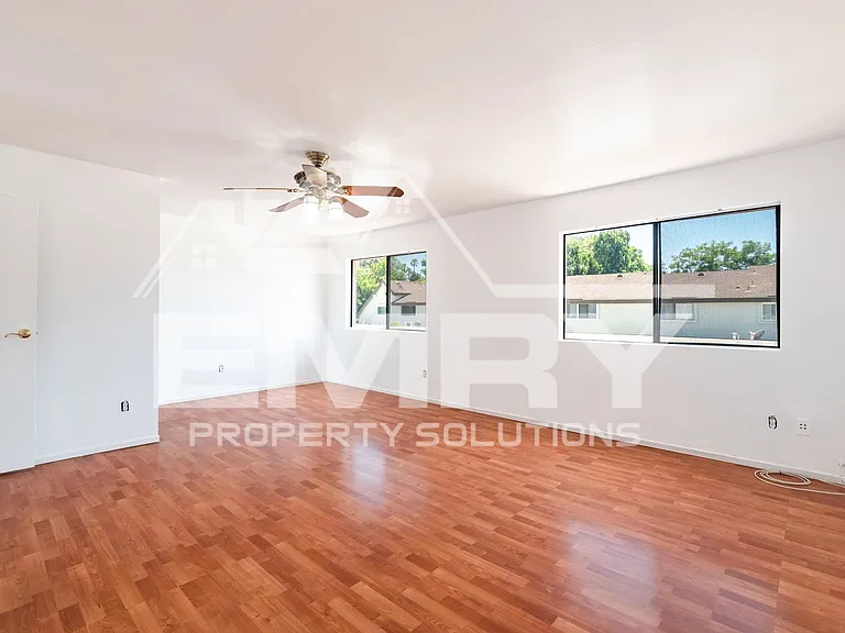 9781 S Karmont Ave — Photo 26