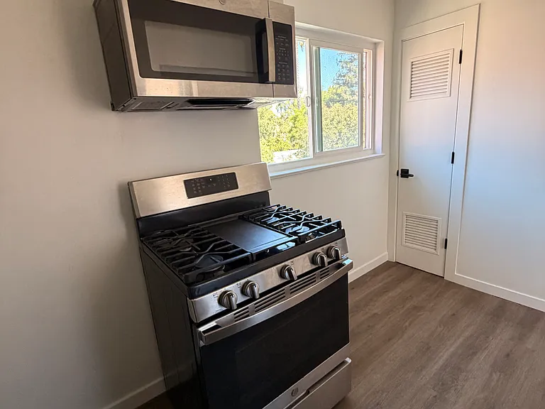 1616 Park Ave #14 — Photo 12