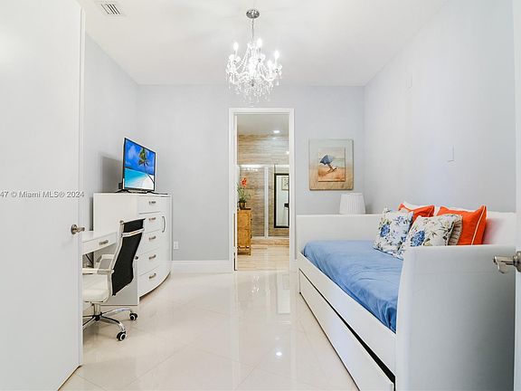 4th image of 16001 Collins Ave APT 3703