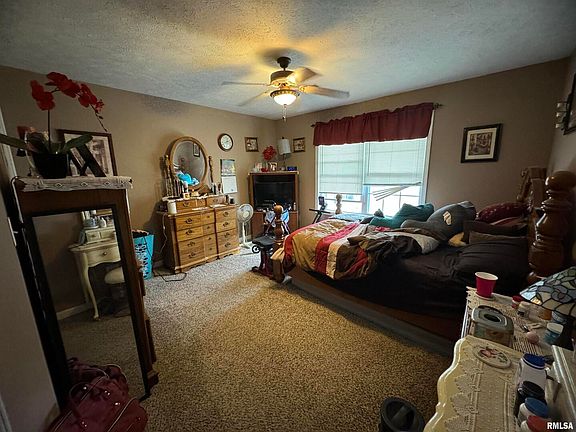 4th image of 2204 Darren Dr