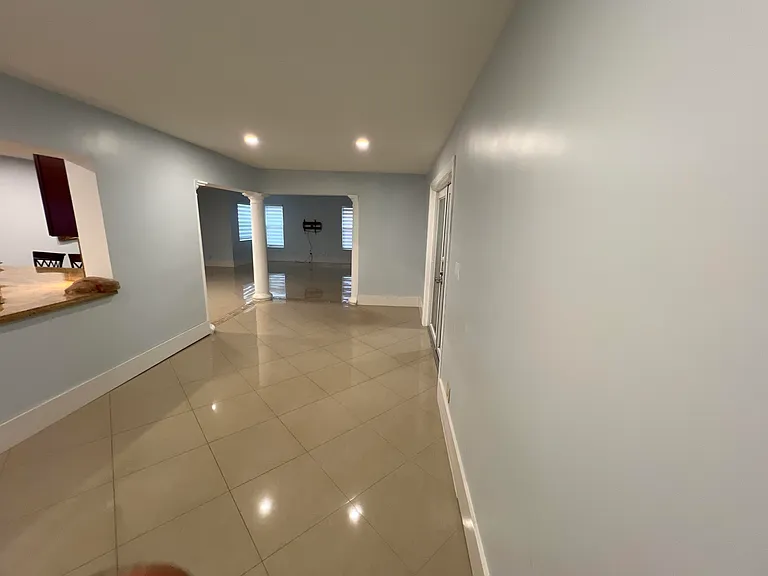 115 SW 34th Ave — Photo 3