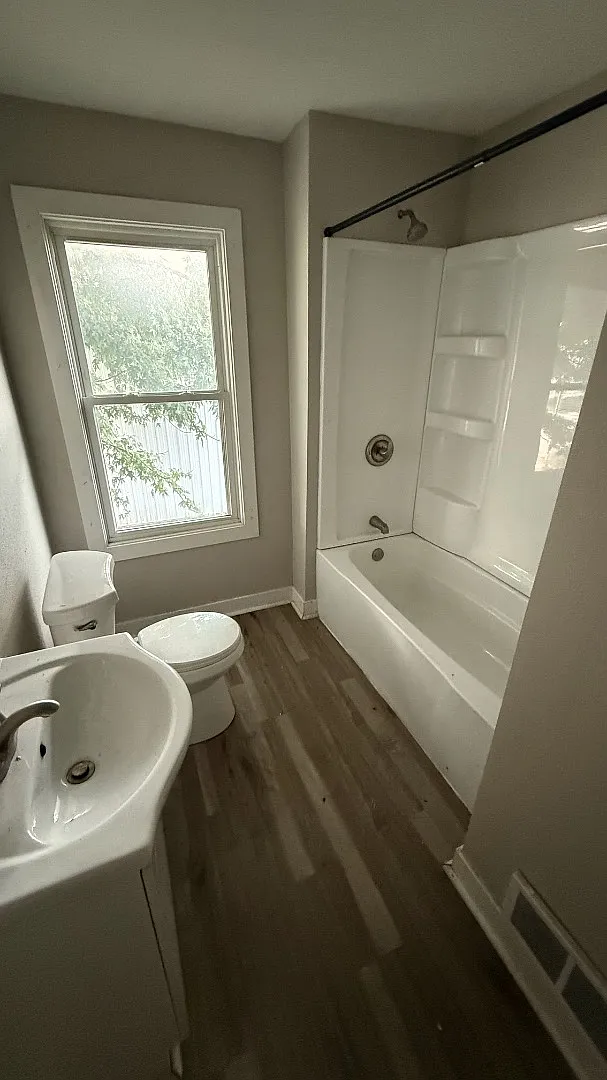 214 West Jefferson Street - 214 - 01 — Photo 4