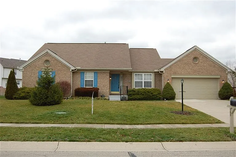 560 Reed Rd photo 1