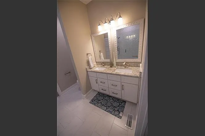 1709 Woodlawn Ave — Photo 19