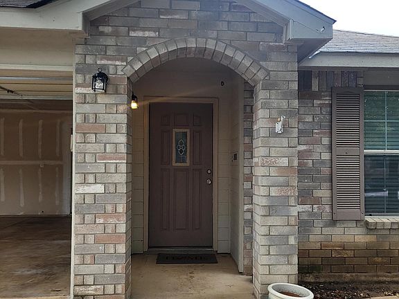 2nd image of 7954 Oakwood Pnes
