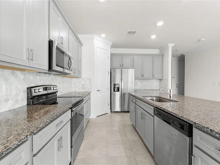 4990 Royal Point Ave — Photo 8