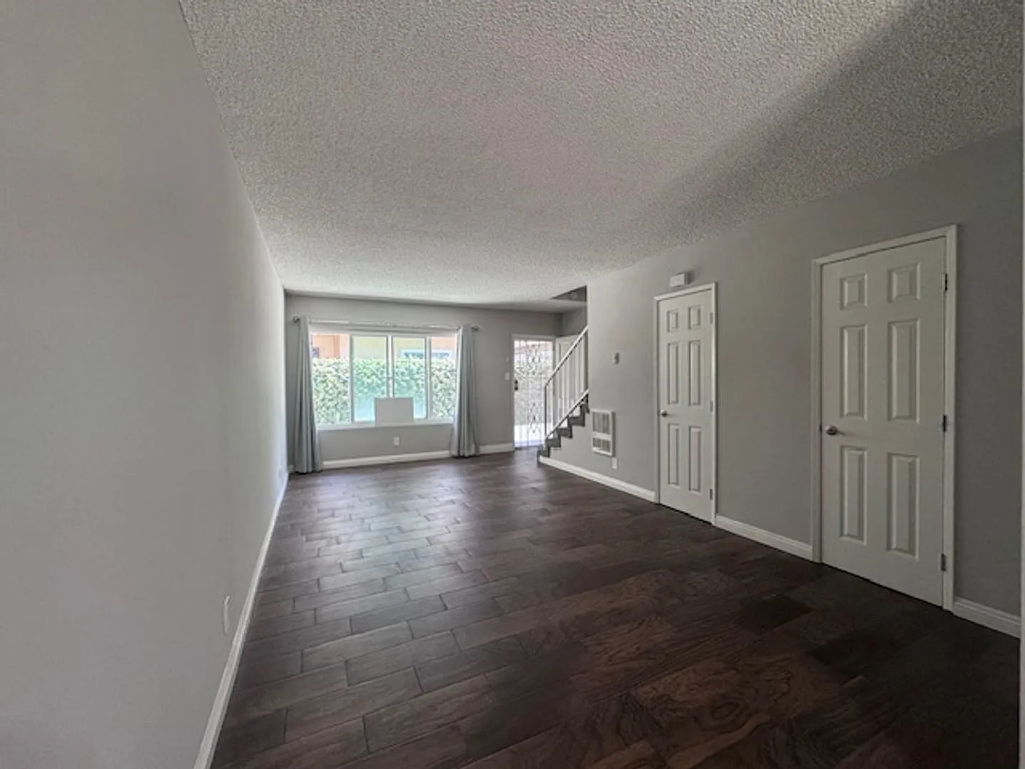 Alamitos Beach Apartment — Photo 3