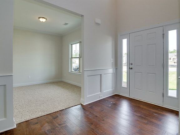 3rd image of 1552 Driftwood Ln