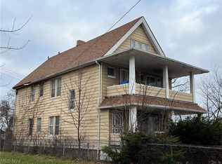 1822 Mannering Rd, Cleveland, OH 44112