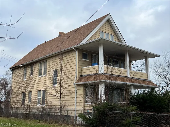 1822 Mannering Rd, Cleveland, OH 44112