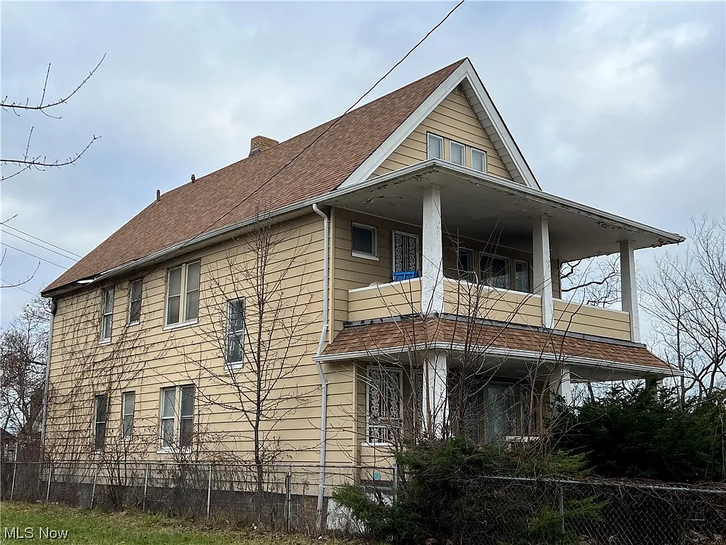 1822 Mannering Rd photo 1